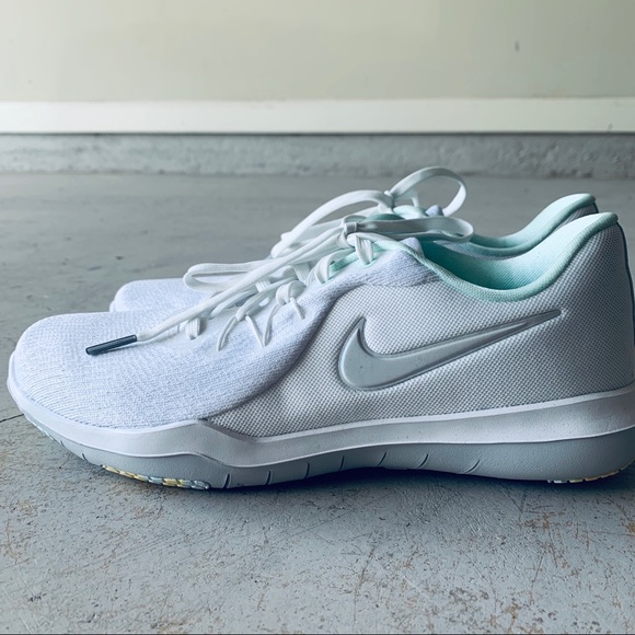 Nike Shoes - Nike Flex Supreme TR6